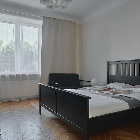 アパート New Comfortable Nearby Promenade In 5 Minutes From Old Town Of Riga. リガ