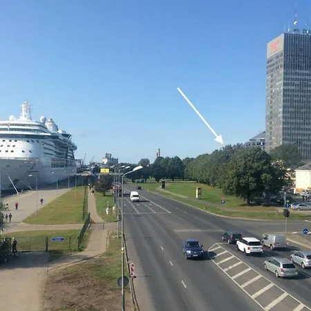 New Comfortable Nearby Promenade In 5 Minutes From Old Town Of Riga. Apartment *